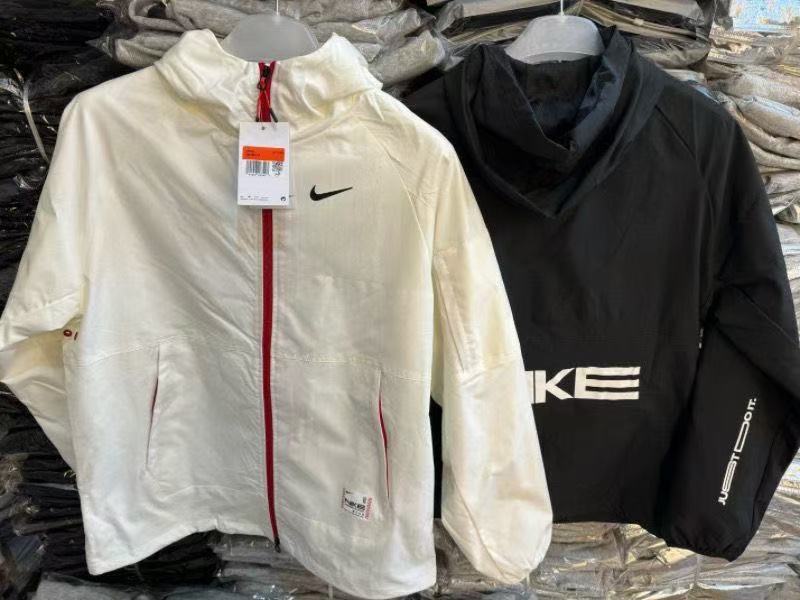 2025 NIKE White/Black Casual Jacket Windbreaker - 2 Colors