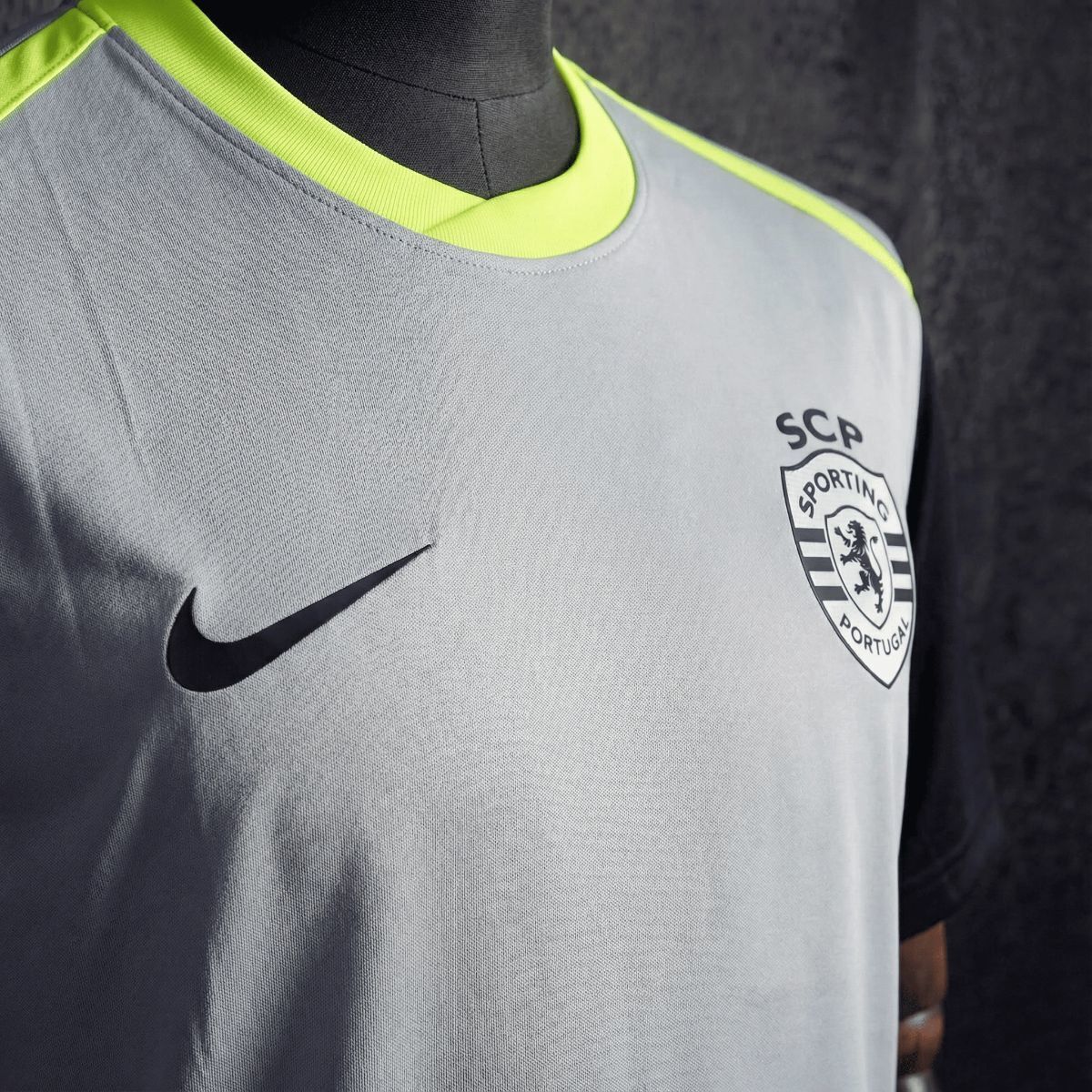 25/26 Sporting Lisbon Training Jersey Gray Jersey